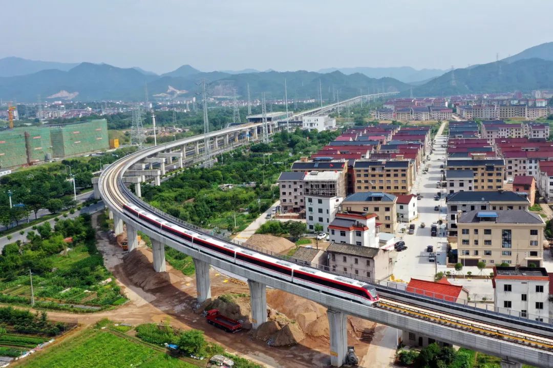 金义东轻轨最新动态,铸就城市新交通脉络