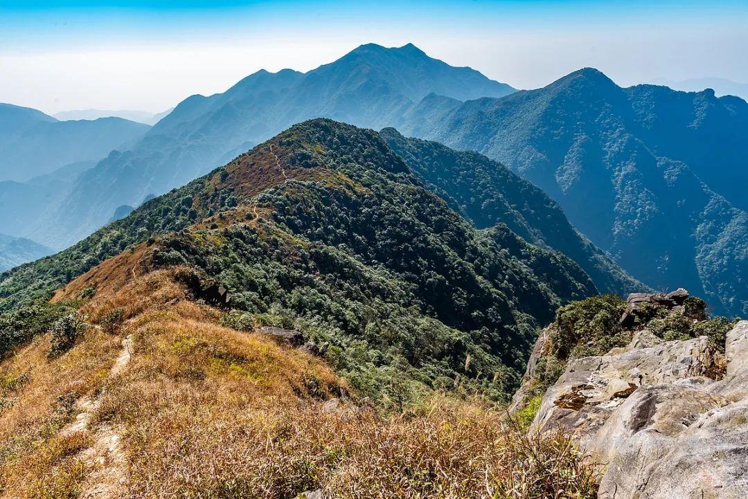 机关事业单位中人养老金最新动态，与自然美景对话的旅行与养老展望