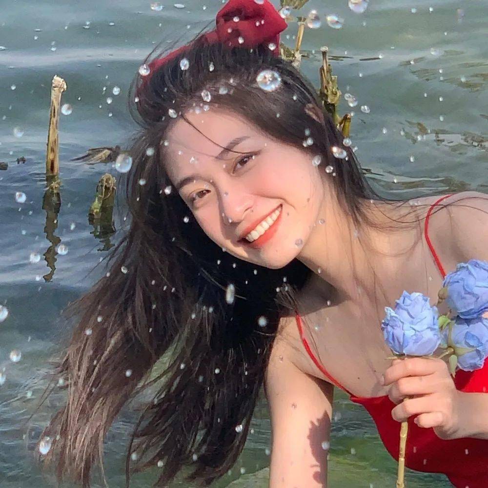 科技魅力重塑女生头像美学,最新头像展现生活美学风采