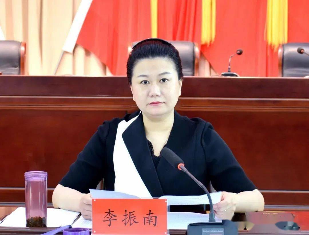 佩最新背景及重要事件深度剖析,揭秘其在领域中的独特地位