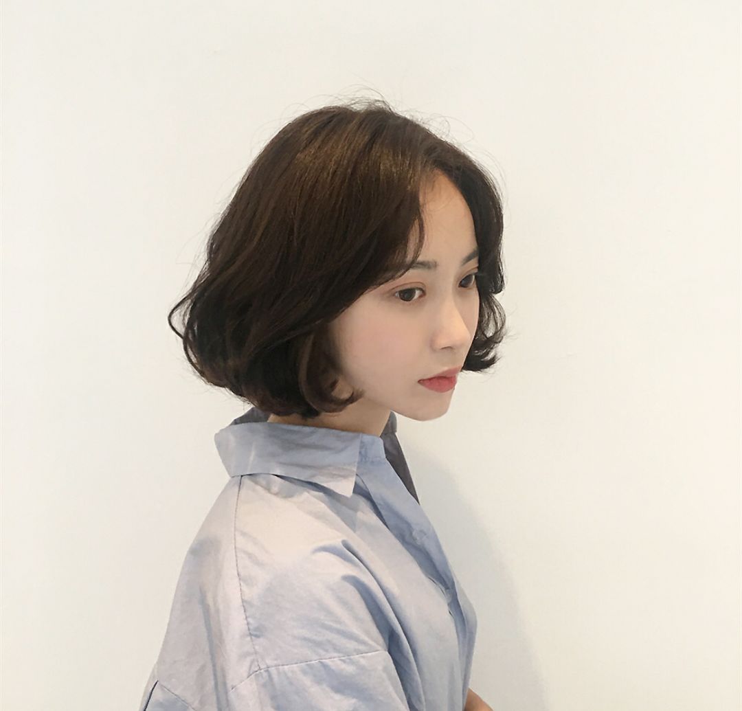 最新发型潮流，重塑自信，开启人生新篇章