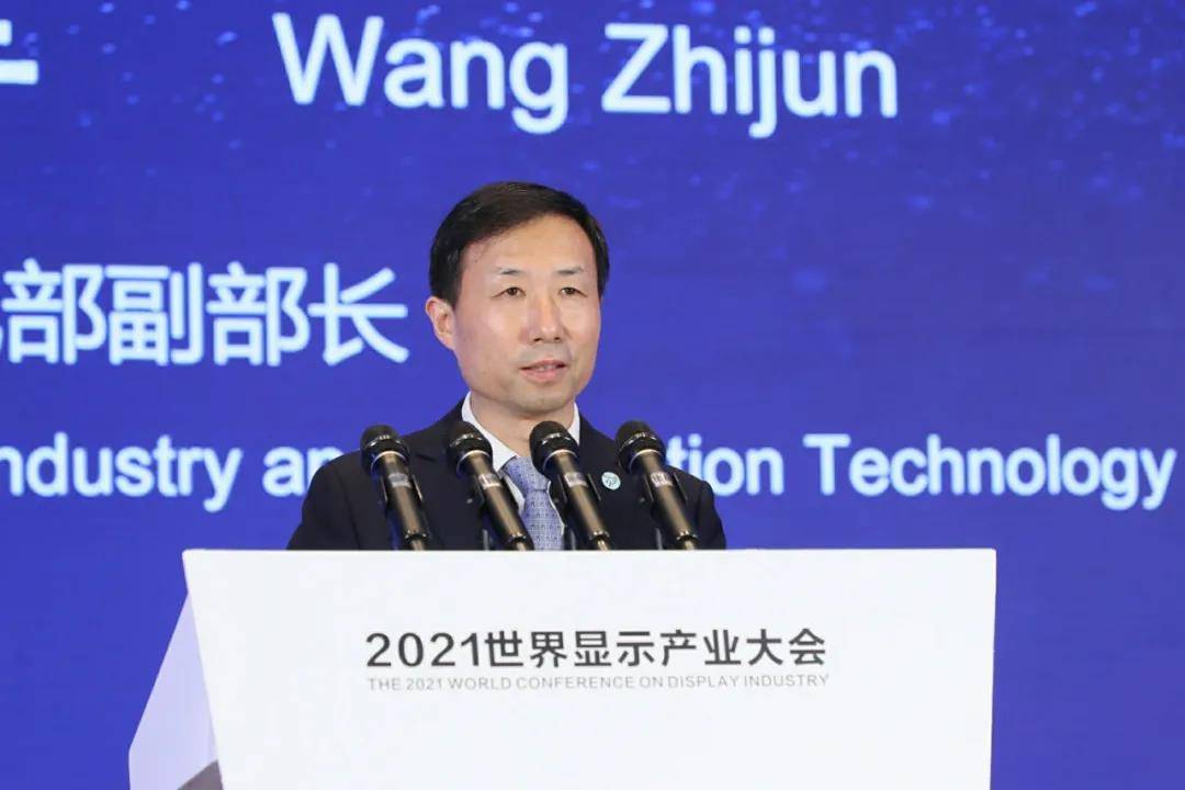 酒柜最新款，展现自信与成就的力量，与时俱进的设计风采