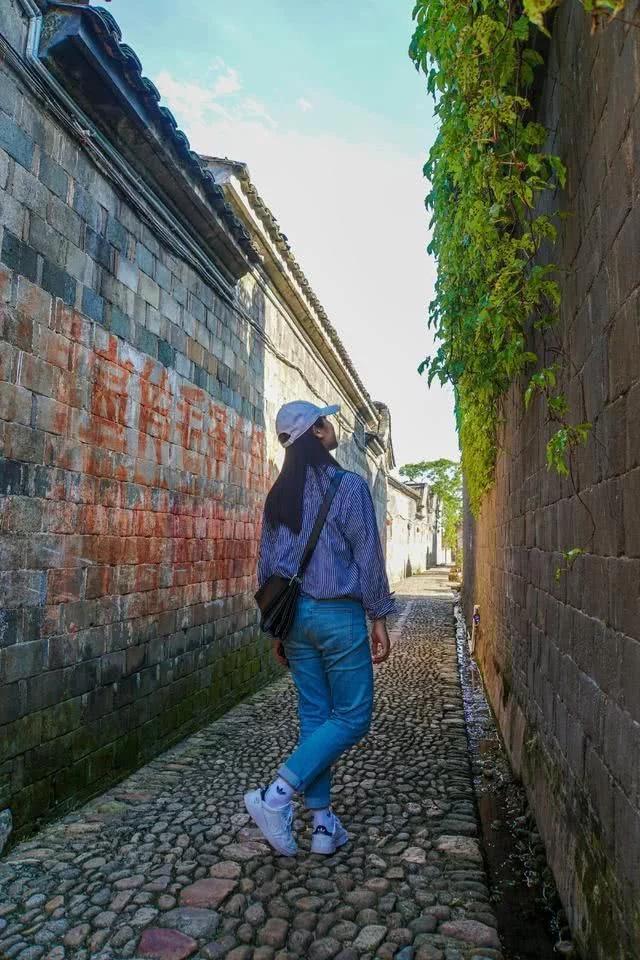 小巷深处的隐藏瑰宝,最新款轿车探秘