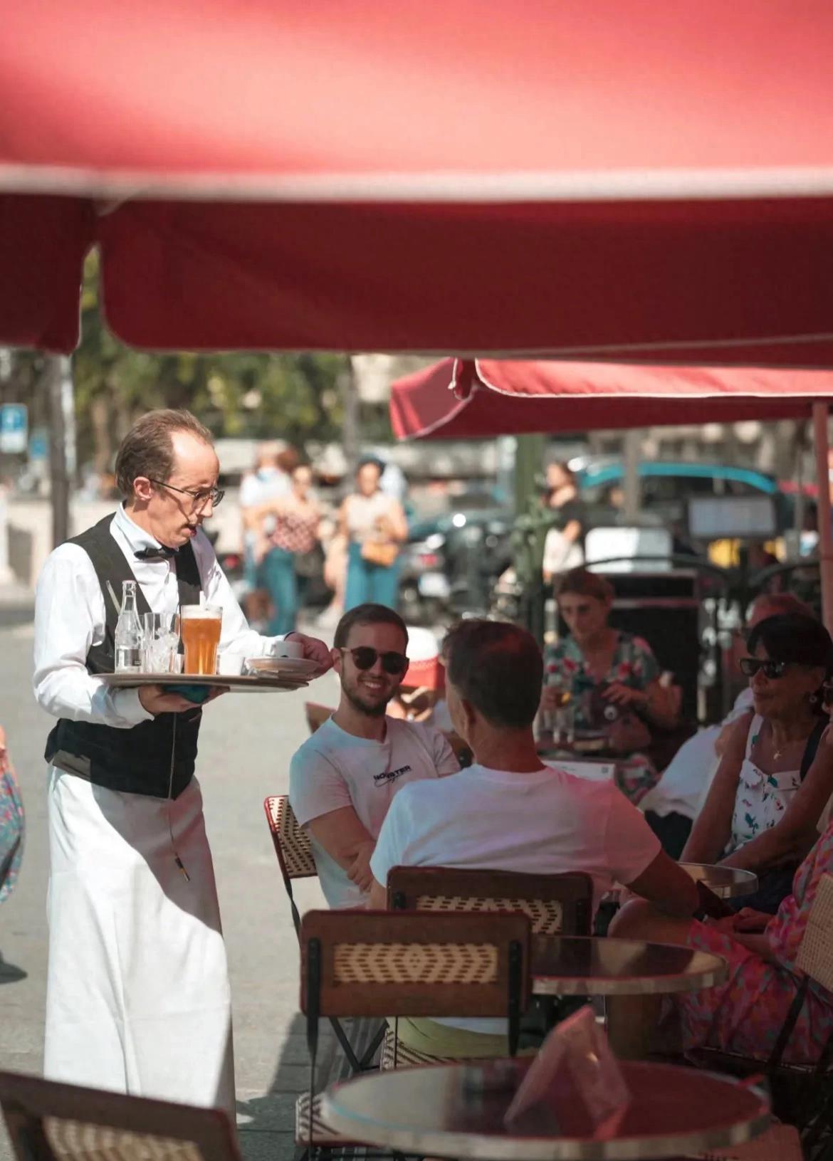 小巷深处的隐藏瑰宝,最新款轿车探秘