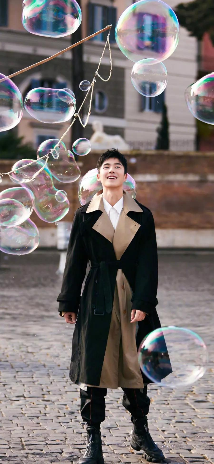 靳东最新日常揭秘,温馨趣事与深厚友情展现眼前