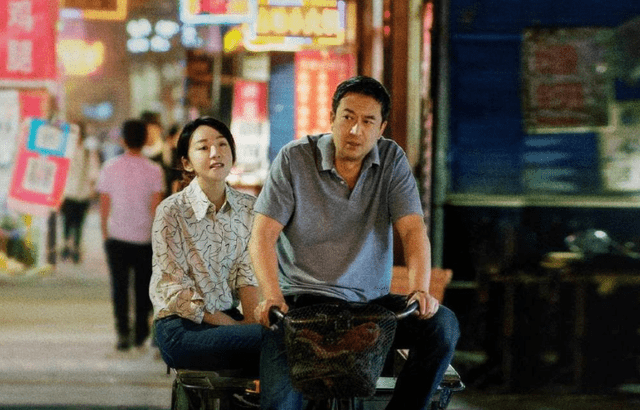 韩国最新电视剧与巷弄深处的特色小店探秘