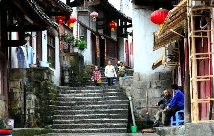 易百客最新特色探索，小巷深处的独特风味小店之旅