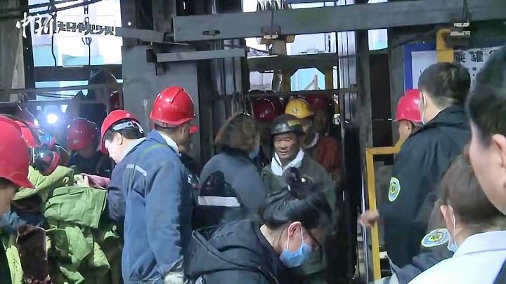 双鸭山煤矿事故，日常中的意外英雄展现温情时刻