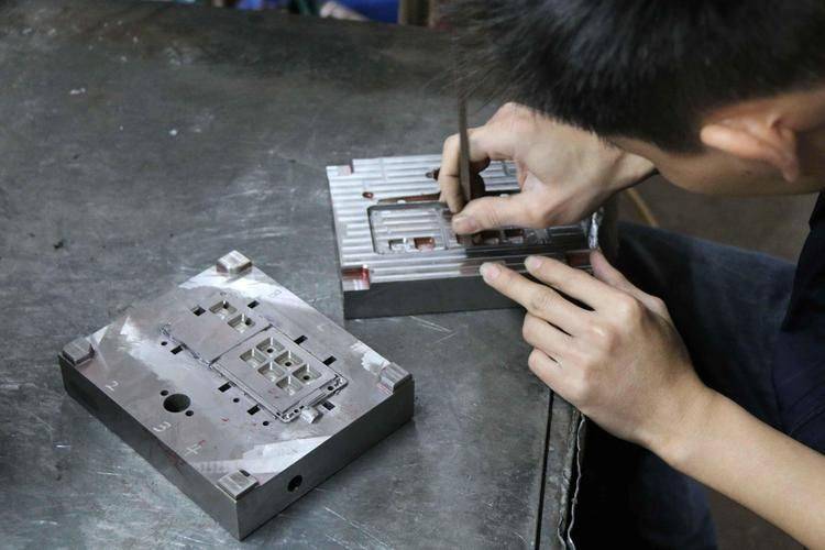 模具师傅最新招聘信息,启程探索职业与自然美景的旅程