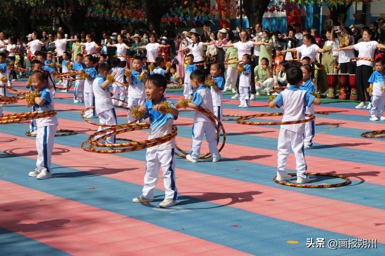 幼儿中班简单舞蹈，小舞步展现大成就