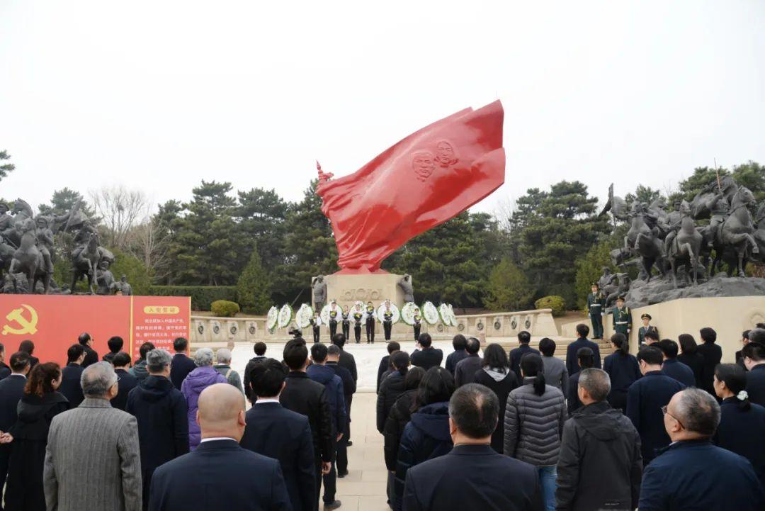 公墓图片与缅怀体验