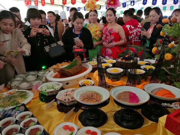 最新餐饮政策引领味蕾之旅，与自然美景共融，探寻内心平和宁静的食养之道
