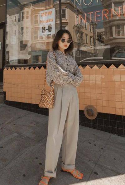 夏季最新服装,小巷深处的时尚秘境探索