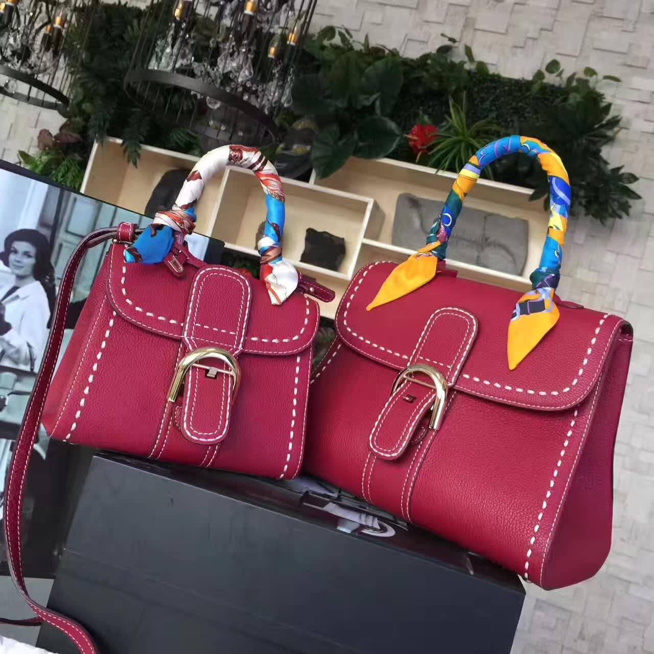 秋风中的温情与陪伴,最新秋款包包流行趋势