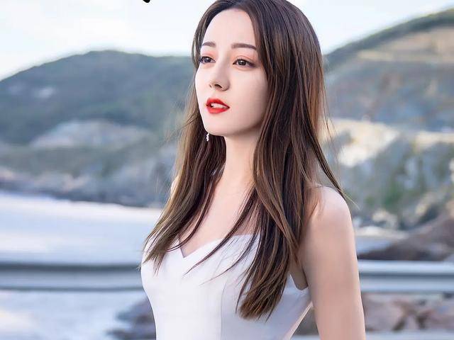 戴菲菲最新科技产品引领未来生活革新