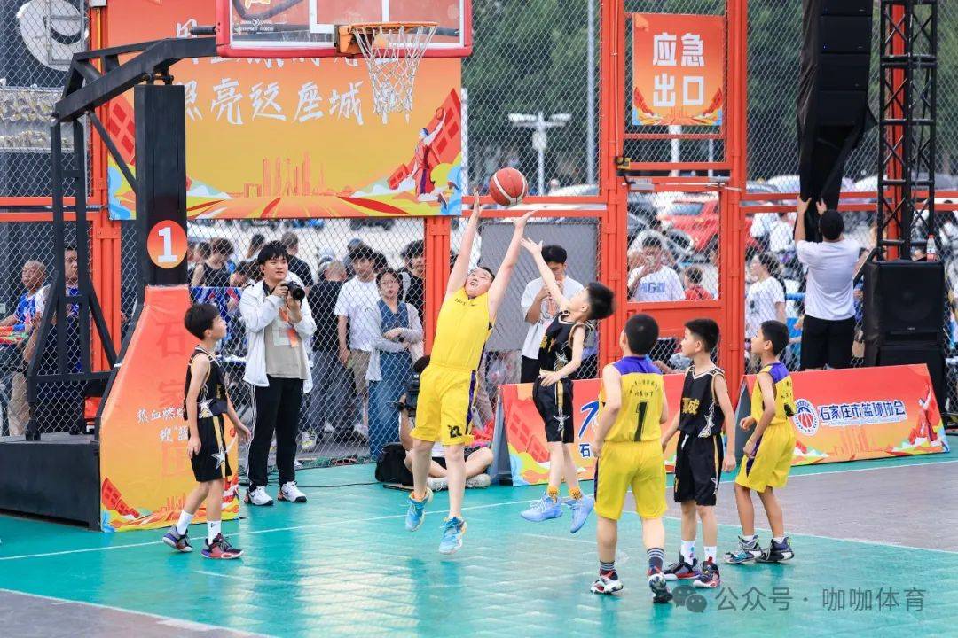 篮球热血对决，策略与激情的碰撞之夜