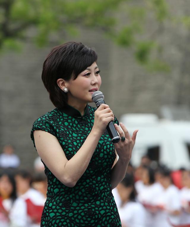 电视台主持人的多彩日常与温馨时光，爱与陪伴的璀璨舞台