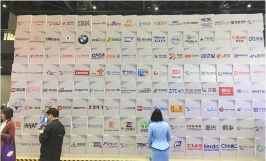 最新网络热词背后的温馨故事探秘