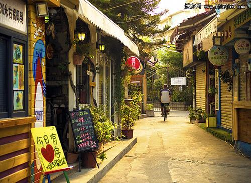 探索小巷隐藏宝藏,最新拉新活动,特色小店无限魅力之旅