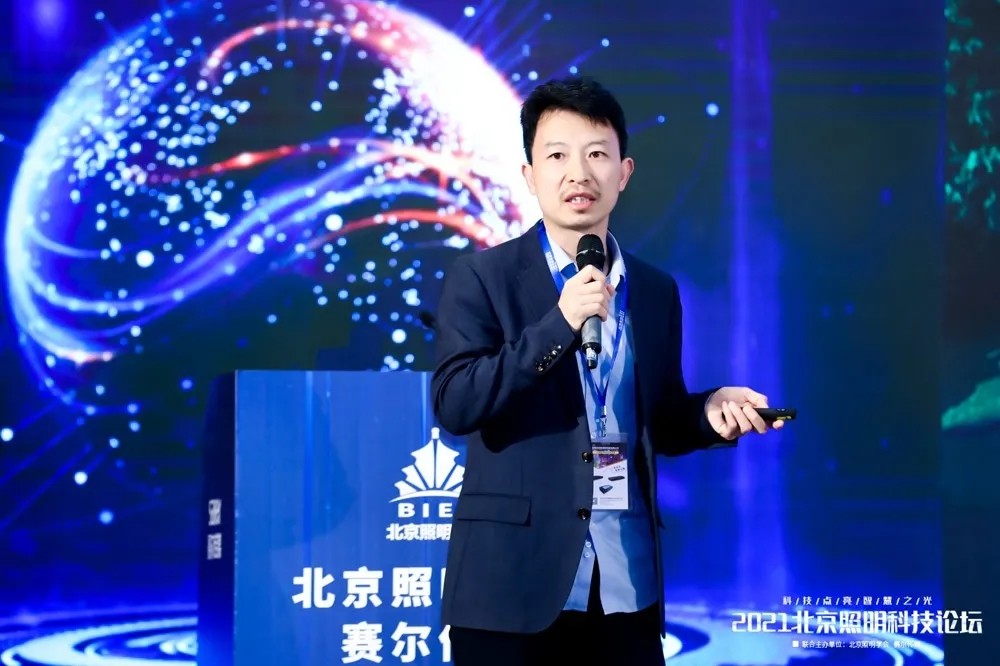 王自健最新相声，科技之光，笑中带乐点亮生活