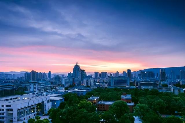 兰大青白石最新动态,励志之光照亮未来之路